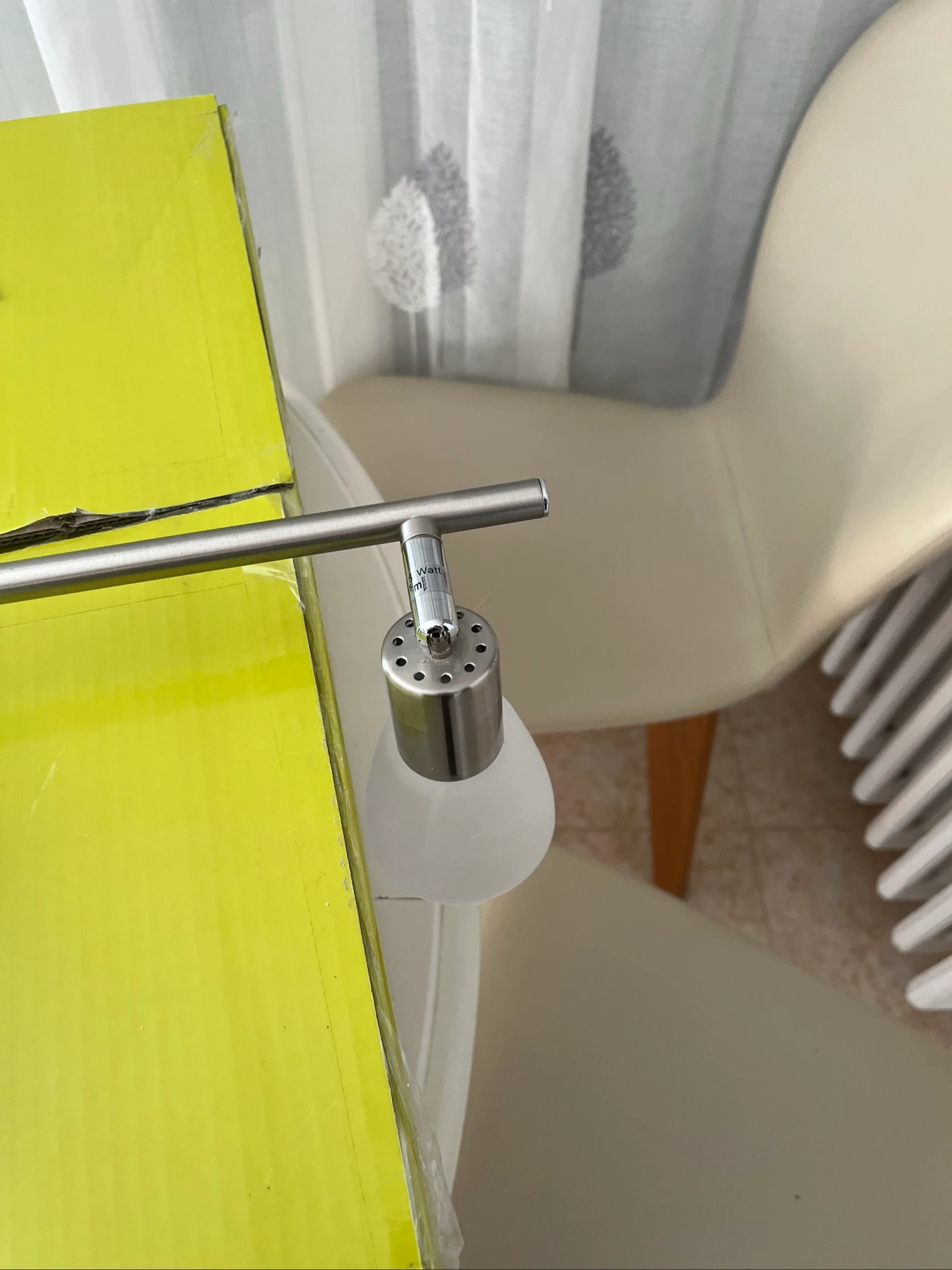 Lámpara de techo - aplique de pared - lámpara de riel - 4 puntos de globo de vidrio 360° - 69cm - Muy buen estado - plateado/blanco - precio negociable – photo 6